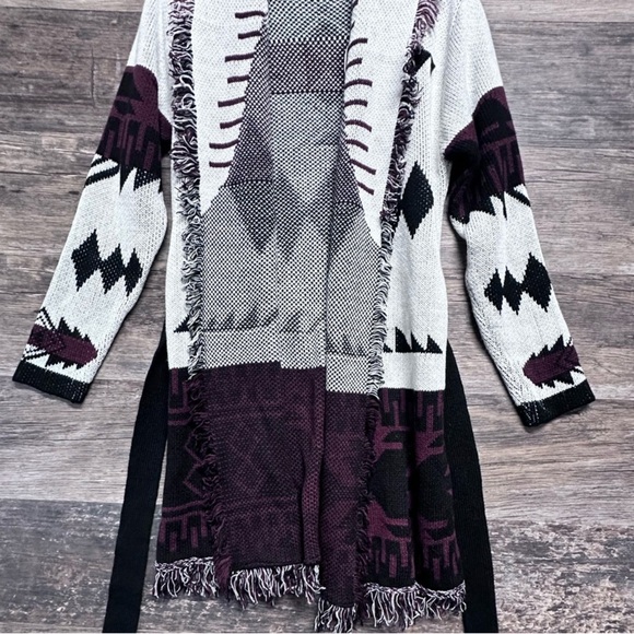 Harve Benard Black White Maroon Cardigan with Bold Geometric Pattern - Picture 1 of 8